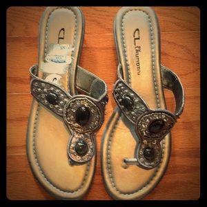 Size 6 Beaded Blingy Thong Sandals CL by Laundry